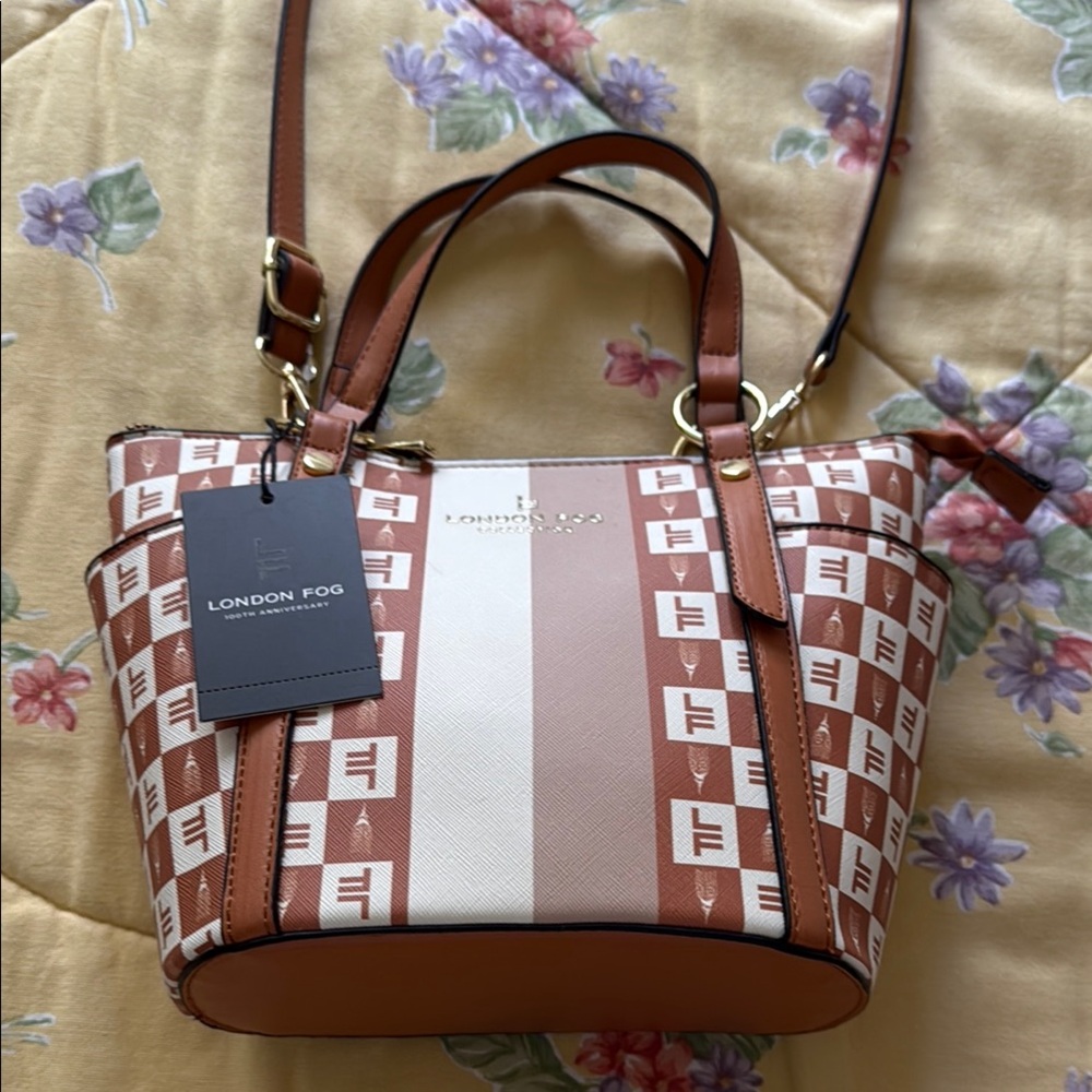 Brand new with tag! Women’s London Fog Freya Signature Tote bag!